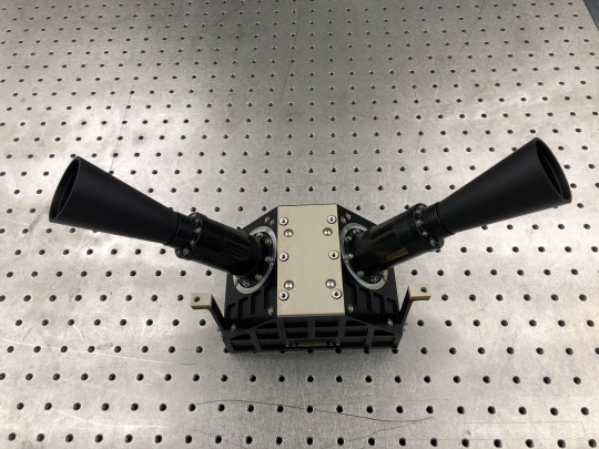 한국형 달 궤도선에 실리는 천문연의 '광시야편광카메라'로 달 표면 편광영상과 티타늄 지도 제작에 활용된다.  과기정통부 제공